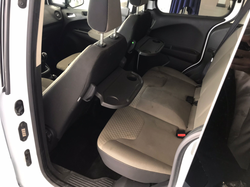 ikinci el ford tourneo courier 1 5 tdci 95hp titanium 2018 satilik araba fiyat otoshops